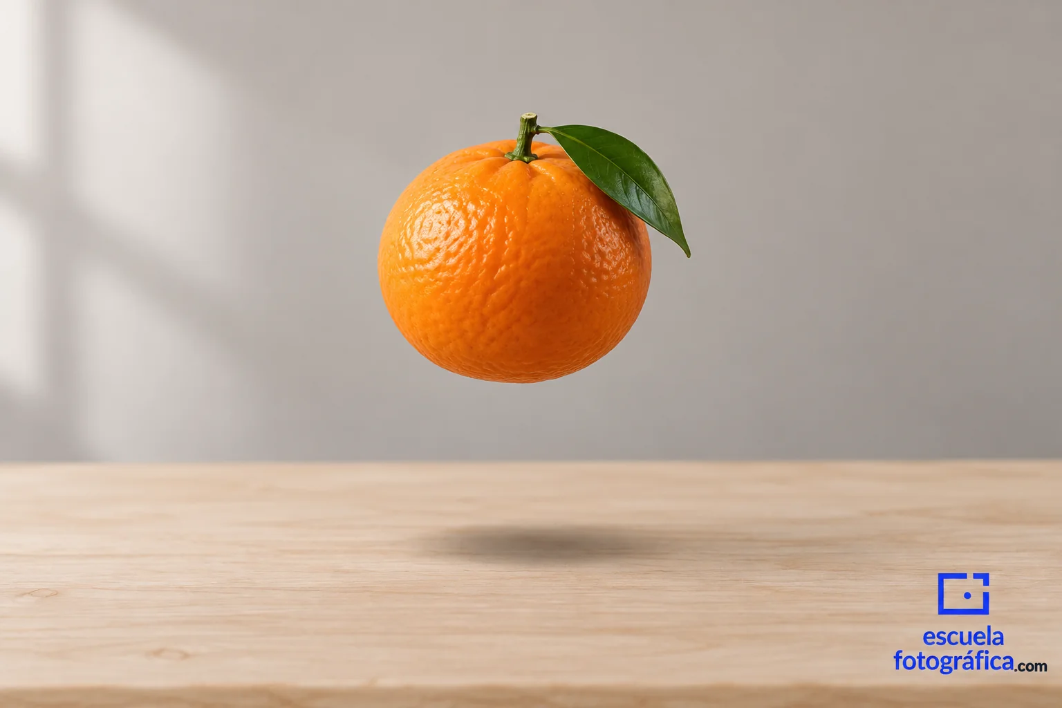 Frutas que parecen flotar: preparar una foto con soportes y dos tomas